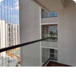 Children safety net for high-rise apartments